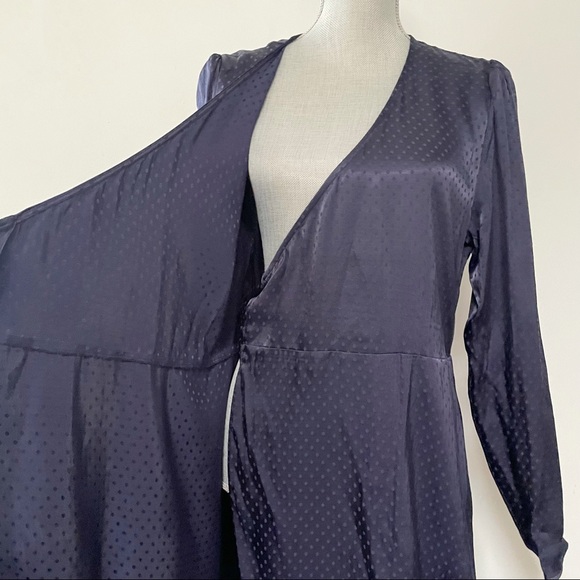 Aritzia Wilfred Callie satin long sleeve wrap dress - Picture 6 of 9